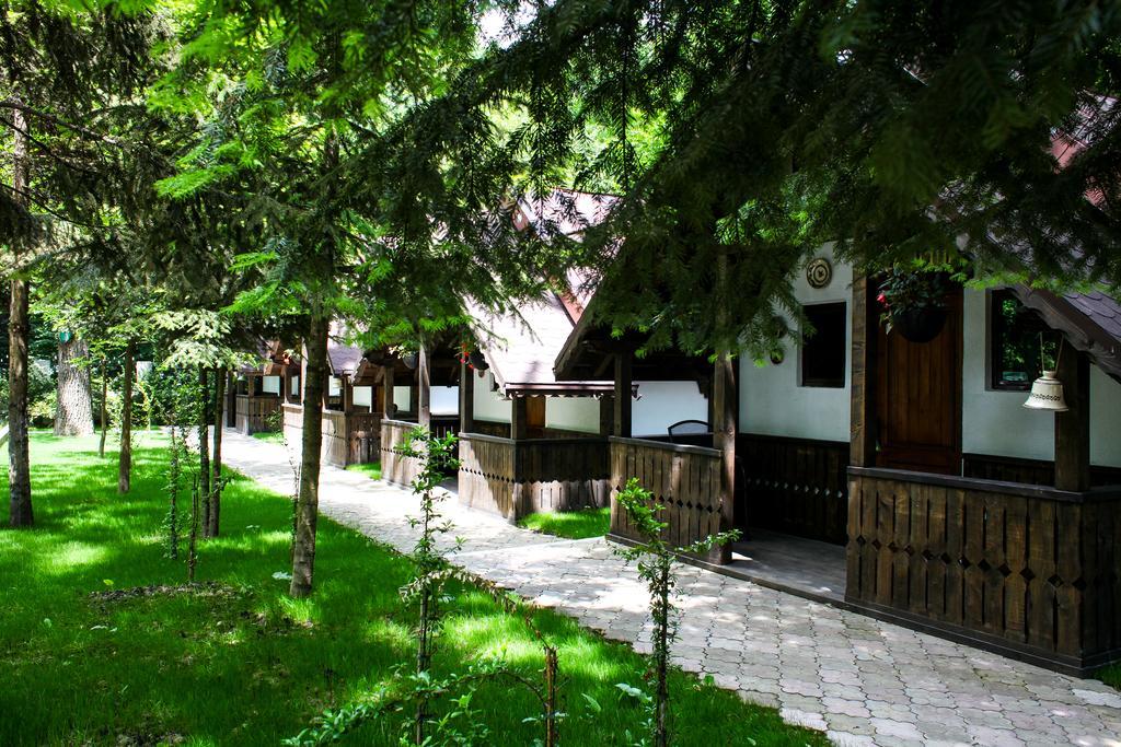 بيتستِ Cornul Vanatorului Bungalows المظهر الخارجي الصورة