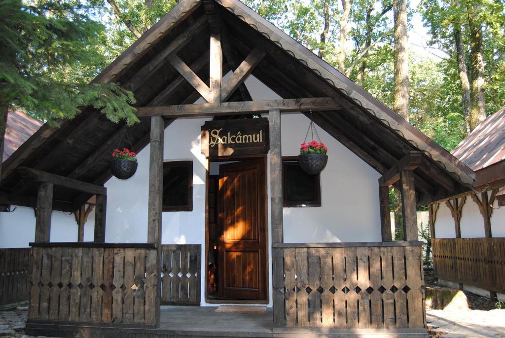 بيتستِ Cornul Vanatorului Bungalows الغرفة الصورة